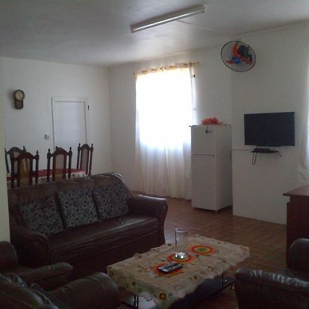 Chez Johnny - Blue Bay Hotel Esterno foto
