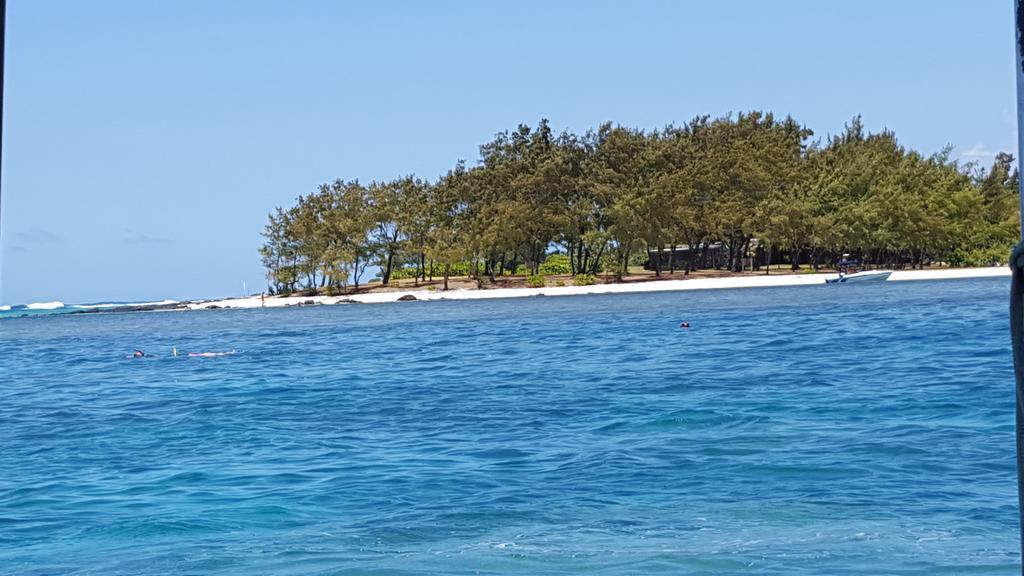Chez Johnny - Blue Bay Hotel Esterno foto