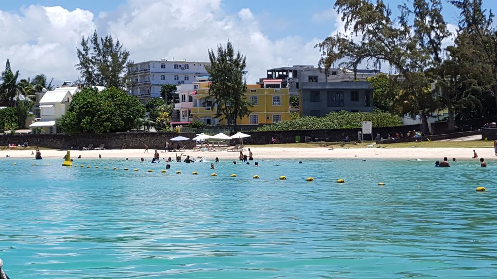 Chez Johnny - Blue Bay Hotel Esterno foto