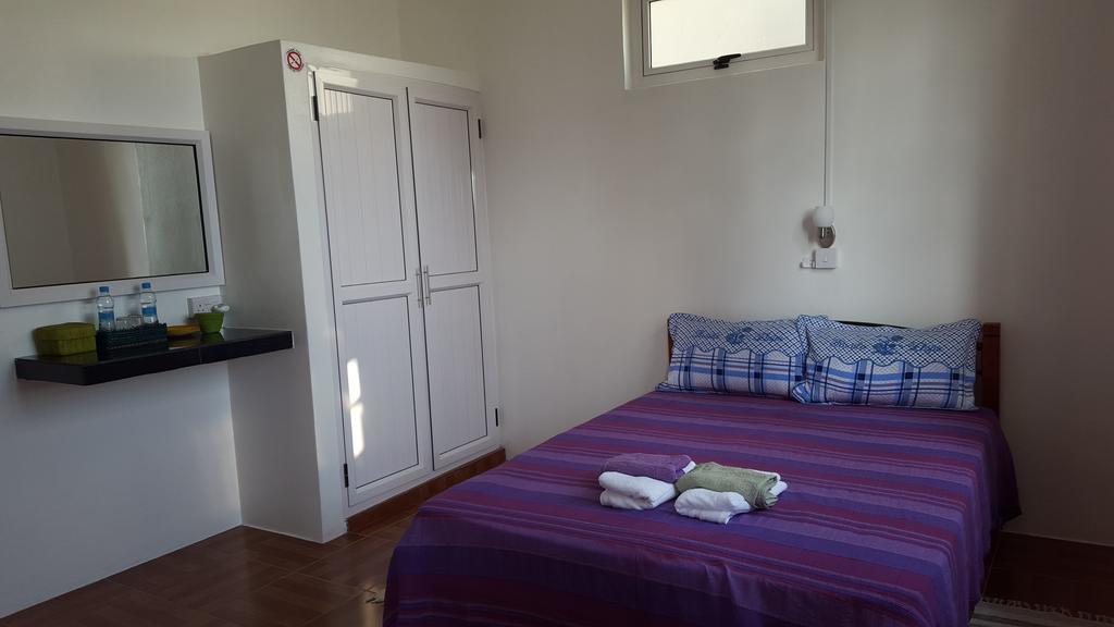 Chez Johnny - Blue Bay Hotel Esterno foto
