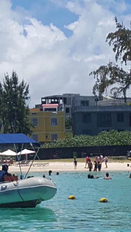 Chez Johnny - Blue Bay Hotel Esterno foto